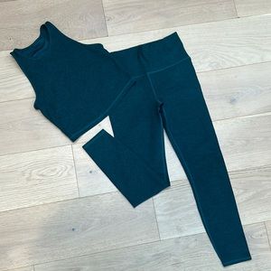 Vuori Clean Elevation Leggings & Plyo Tank Set Jade Heather size Small